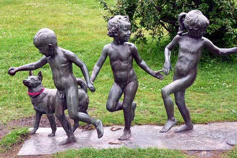 Professional Bronze Foundry Life Size Bronze Children Sculptures