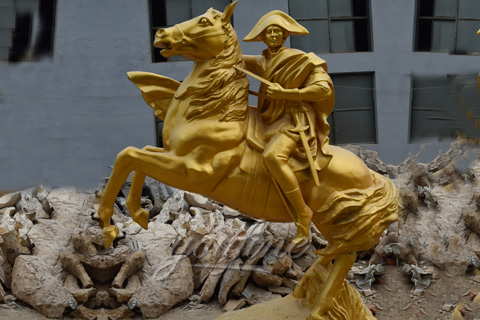 Napoleon-riding-horse-statue